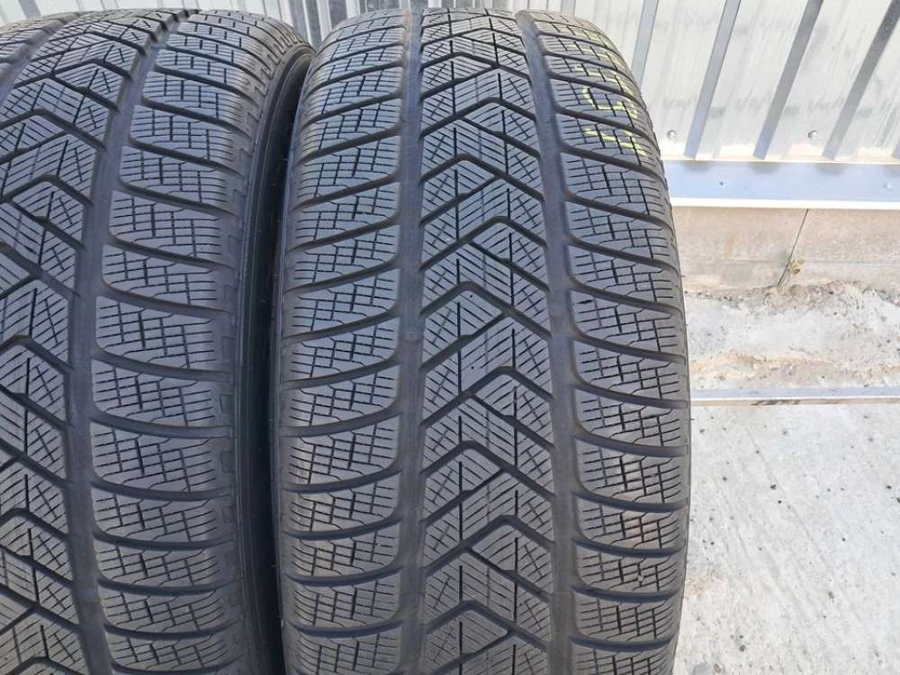 Резина зима 90% протектор Pirelli 255/55 R20 Scorpion Winter