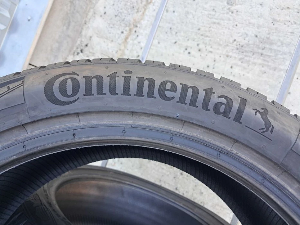 Резина 90% протектор Continenrtal 235/45 R18 All Season Contact DOT23