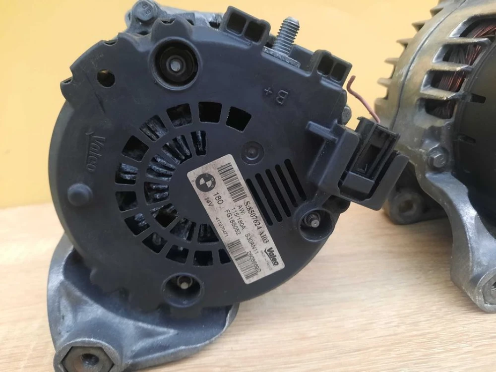 Генератор 8507624 AI03 BMW 2.0d N47 F10 X1 F11 X3 E90 320 520 E60