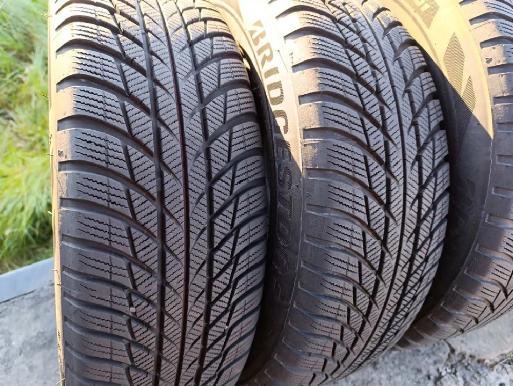 Зимові шини Bridgestone 185/65 R15 резина Р15