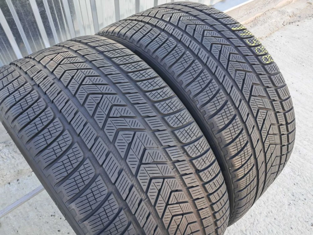 Резина зима 90% протектор Pirelli 325/35 R22 Scorpion Winter MO GLE