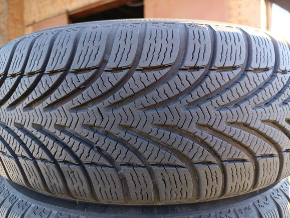 Зимові шини BF Goodrich 205/60 R15 резина Р15