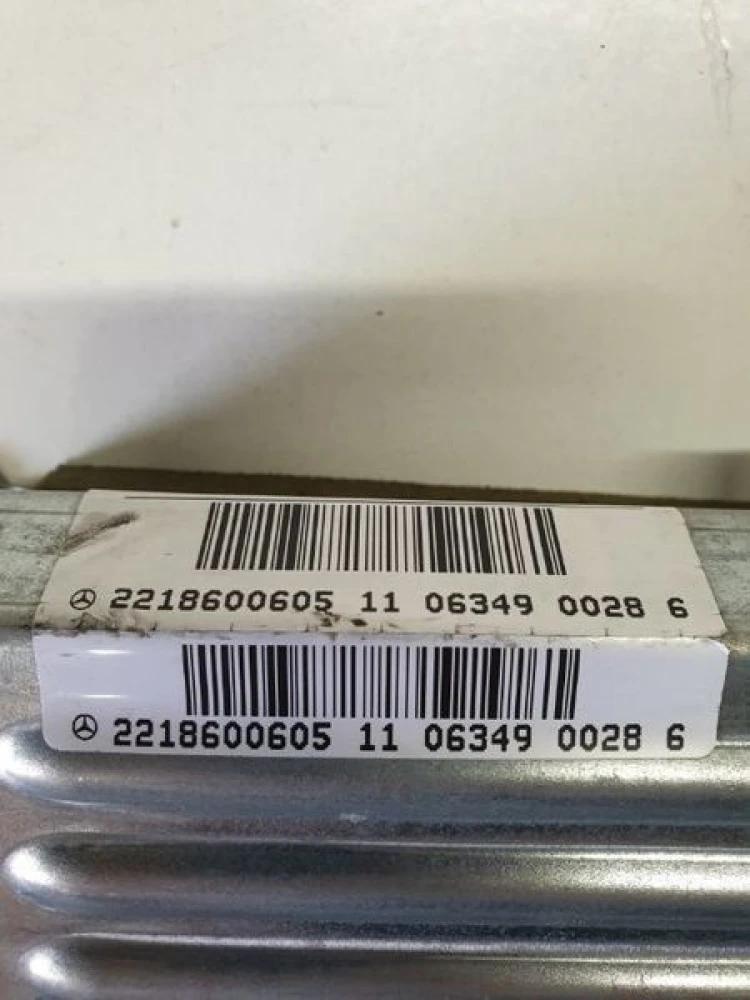Подушка безопасности задних пассажиров 2218600605 Mercedes W221