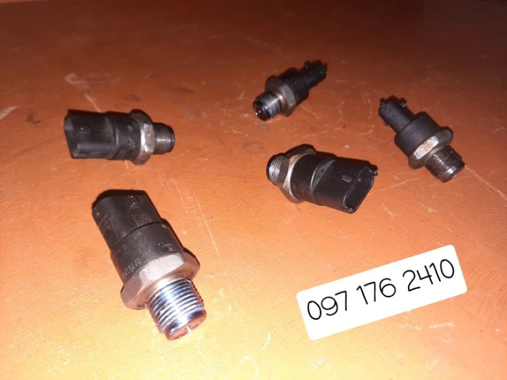 Датчик давления топлива 0281002720 Renault Megane Laguna Trafic Bosch