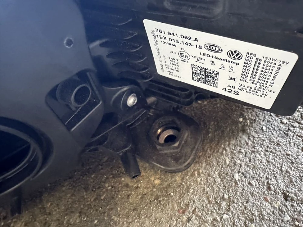 Фара Touareg 3 CR R-line 761941081A. 761941082A