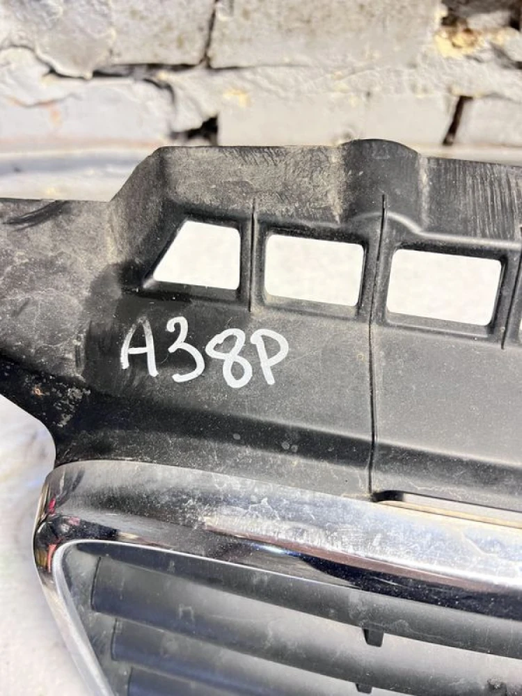 Решітка радіатора Решетка Радиатора Audi A3 8P Ауді  8P3853651