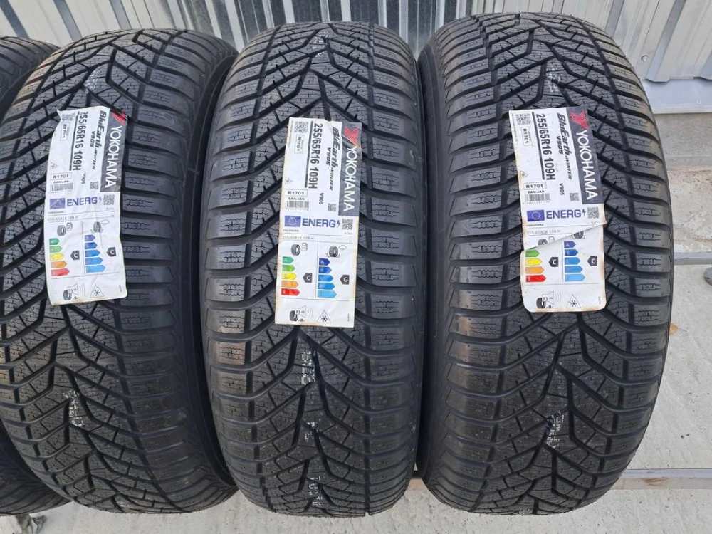 Резина зимова НОВА Yokohama 255/65 R16 bluEarth V905 DOT22 ML Terracan