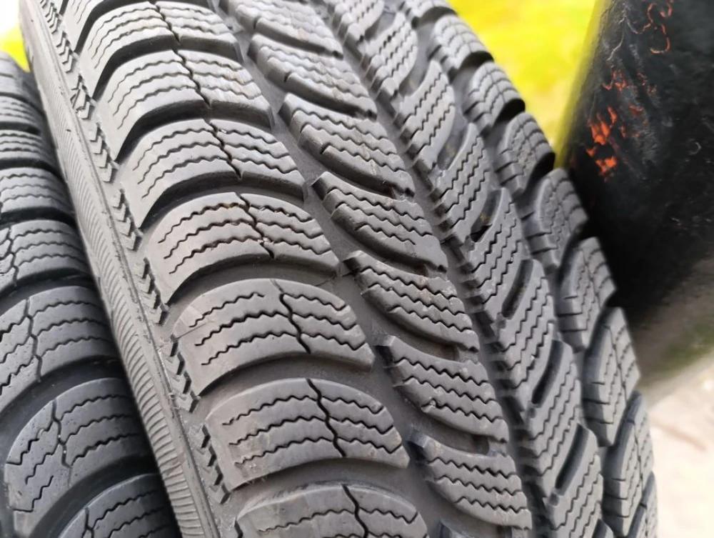 Майже нові зимові шини Debica 165/70 R14 резина Р14