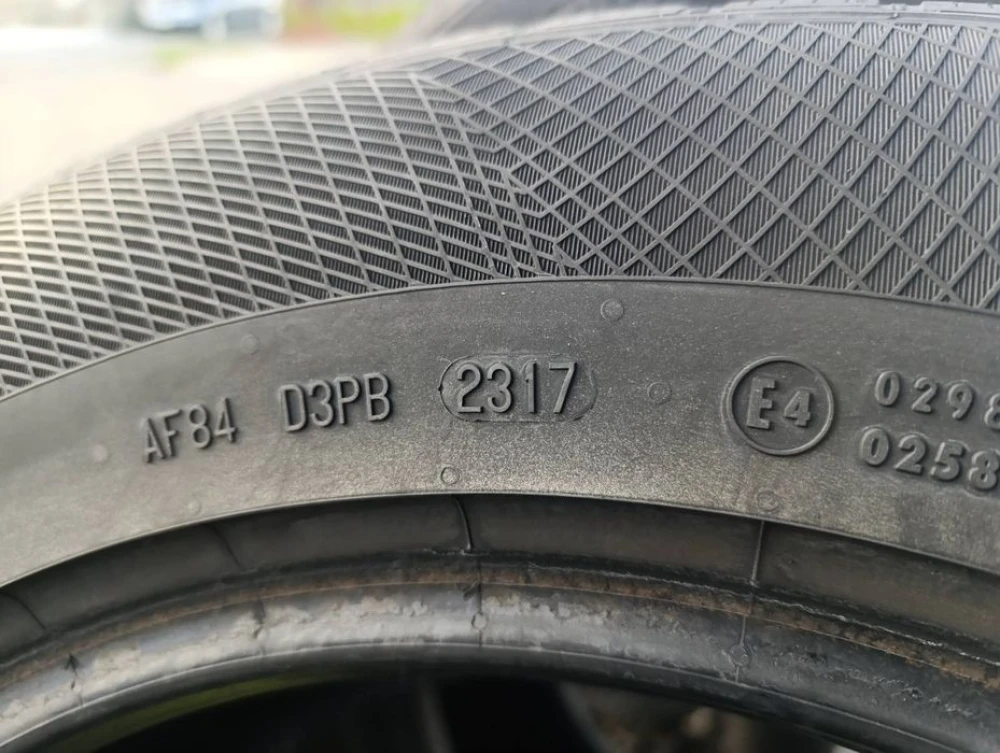 Зимові шини Continental 215/65 R16 резина Р16