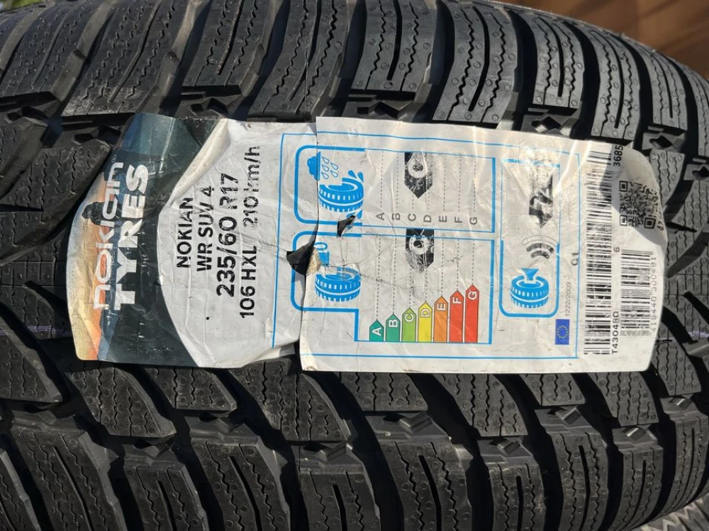 235/60 r17 Nokian WR SUV4 НОВАЯ Резина зимняя
