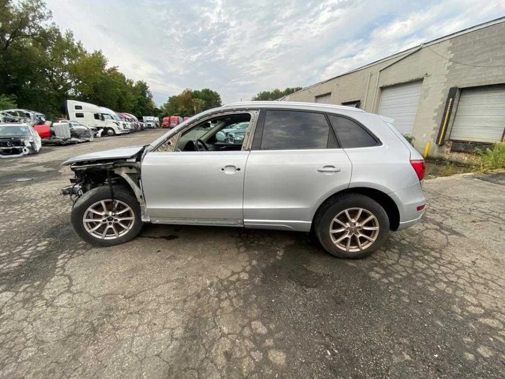 Audi Q5 8R порог стойка правая левая с порогом Ауди Ку5 Разборка