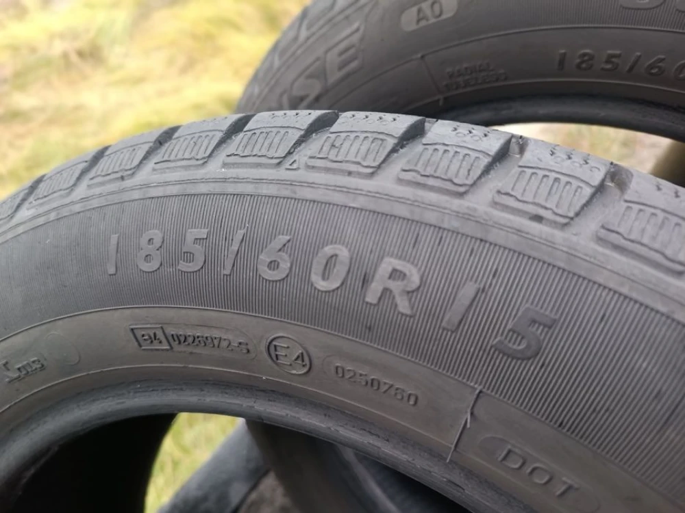 Зимові шини Dunlop 185/60 R15 резина Р15