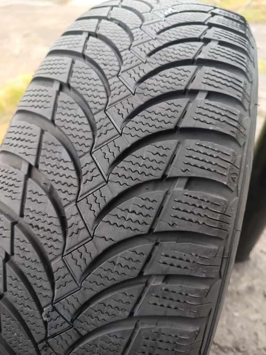 Зимові шини Nexen 215/65 R16 резина Р16