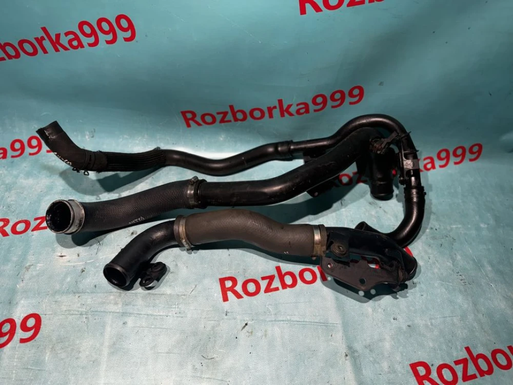 Патрубок інтеркулера Mitsubishi Outlander 2 XL 2.0tdi