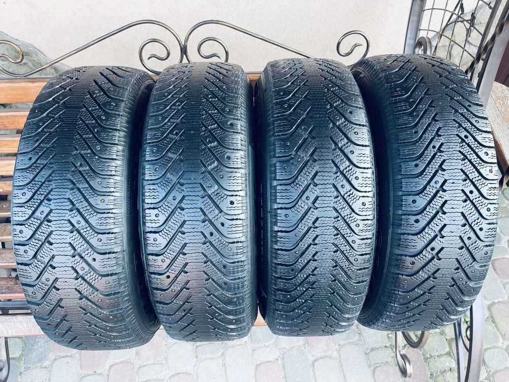 Шини резина 215/70 R16 зимові Good Year