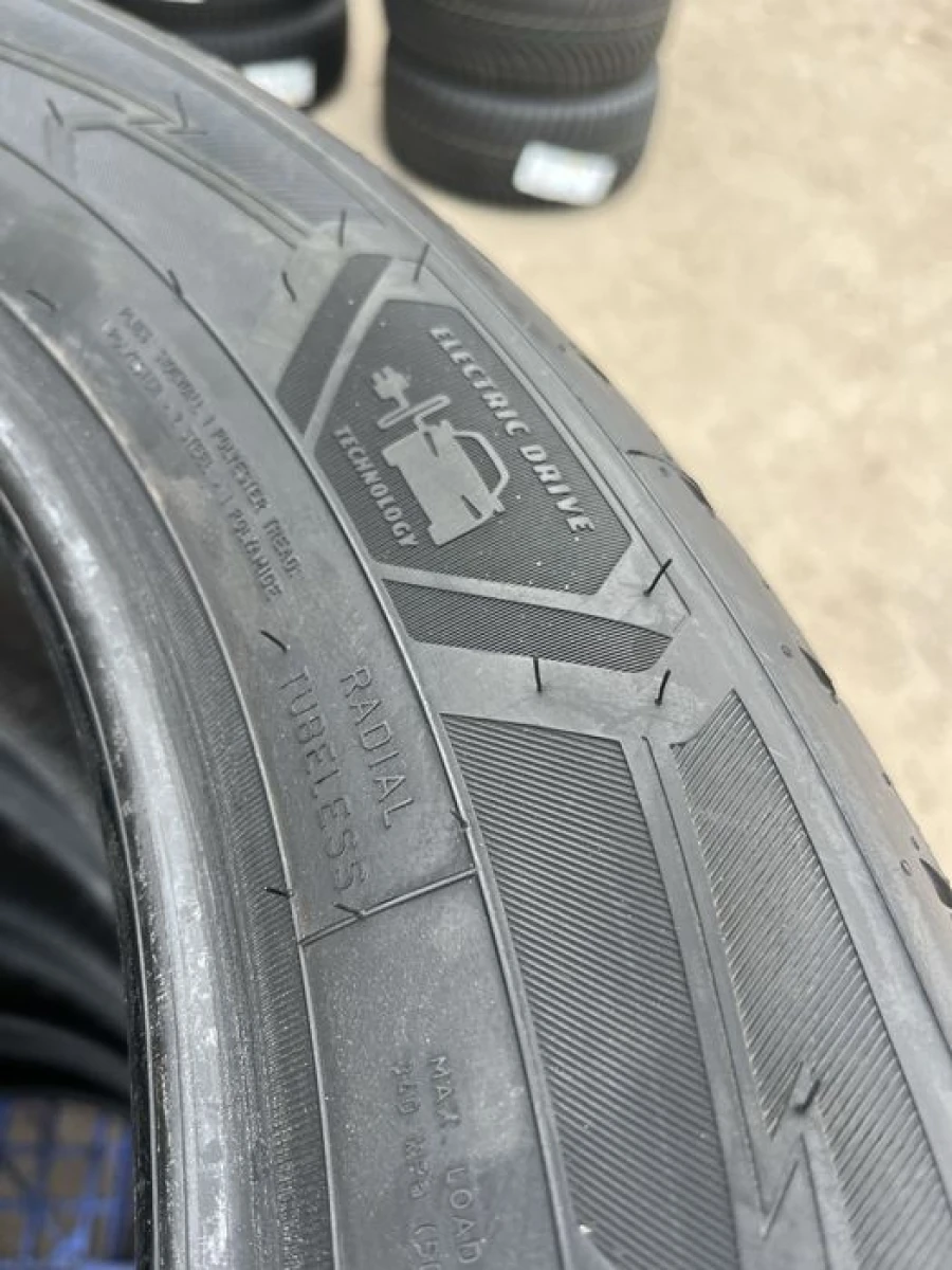 255/50 r21 Goodyear UltraGrip performance + НОВАЯ Резина зимняя