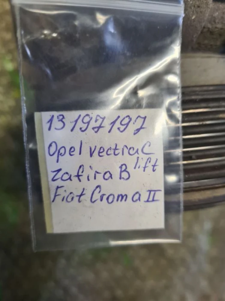 Компресор кондиціонера Opel Vectra C Zafira B Fiat Croma 1.9 13197197