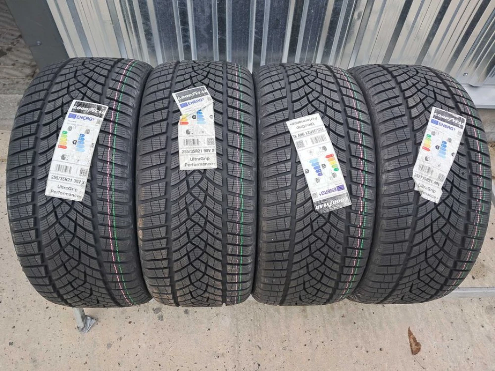 Резина зима НОВА Good Year 255/35 R21 Performance + (паралон) DOT23