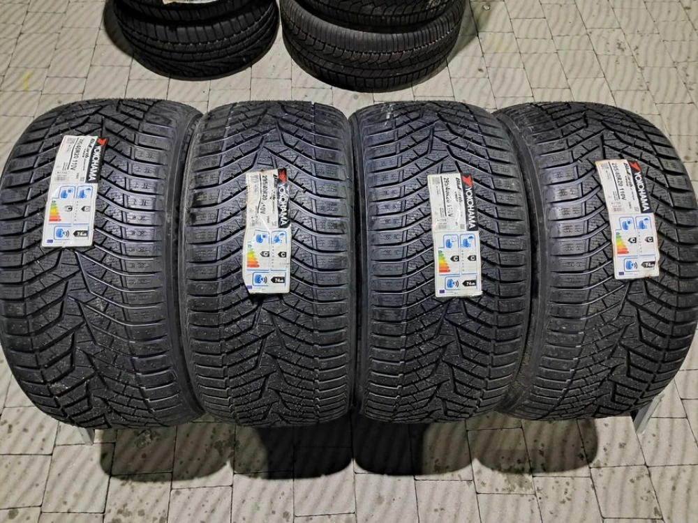 Резина зима НОВА Yokohama 295/40 R20 BluEarth Winter V905 madein Japan