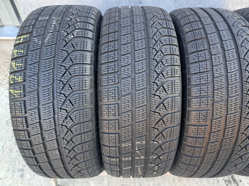 Резина зима 95% протектор Pirelli 245/40 R19 P Zero Winter Runflat