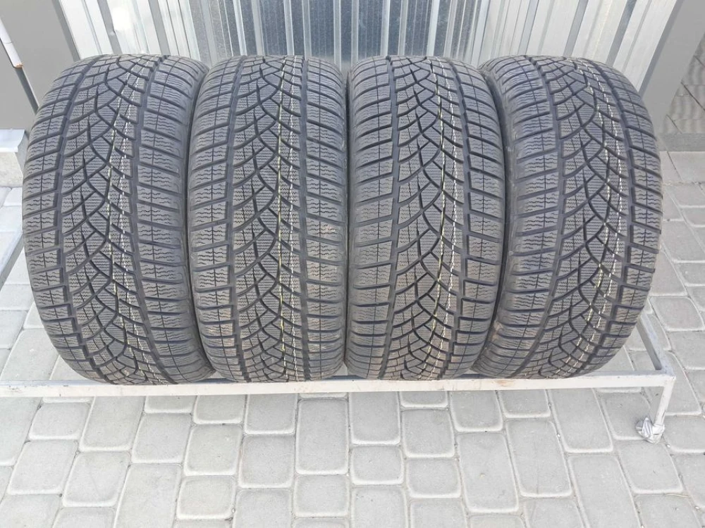 Резина НОВА Good Year 245/40 R18 Ultra Grip Performance Gen-1 DOT23 A4