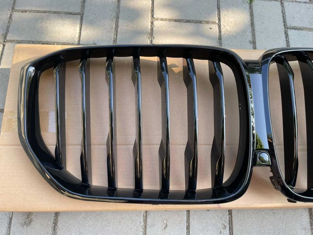 Решетки радиатора BMW X5 G05 ноздри тюнинг shadow line