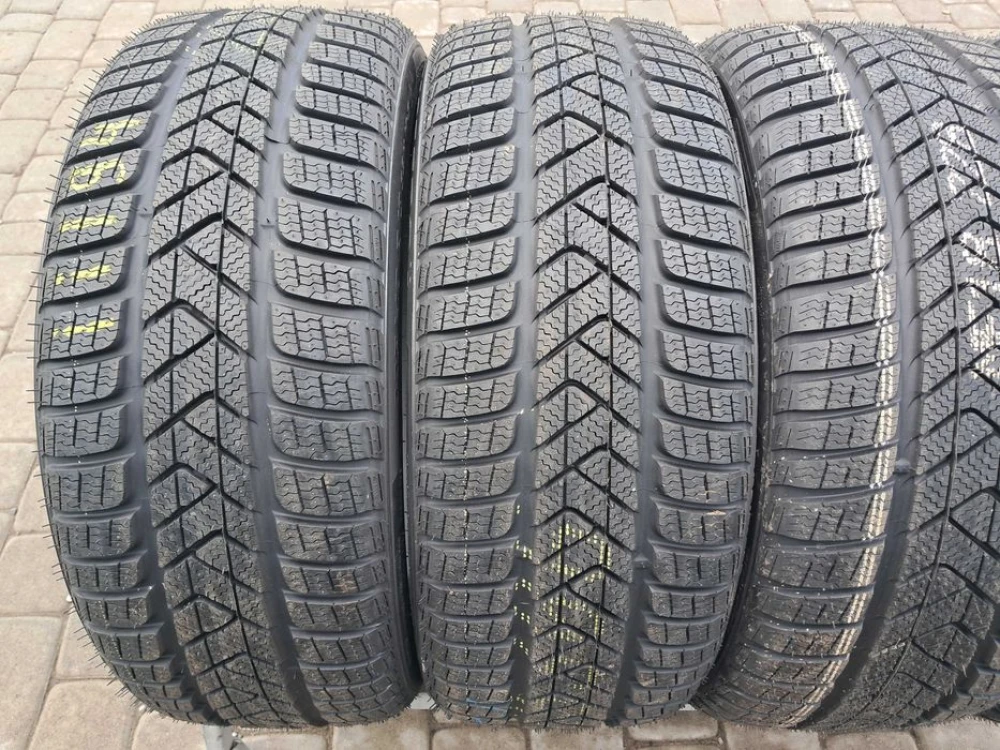 Резина зима НОВА Pirelli 225/40 255/35 R19 Sottozero 3 RFT e