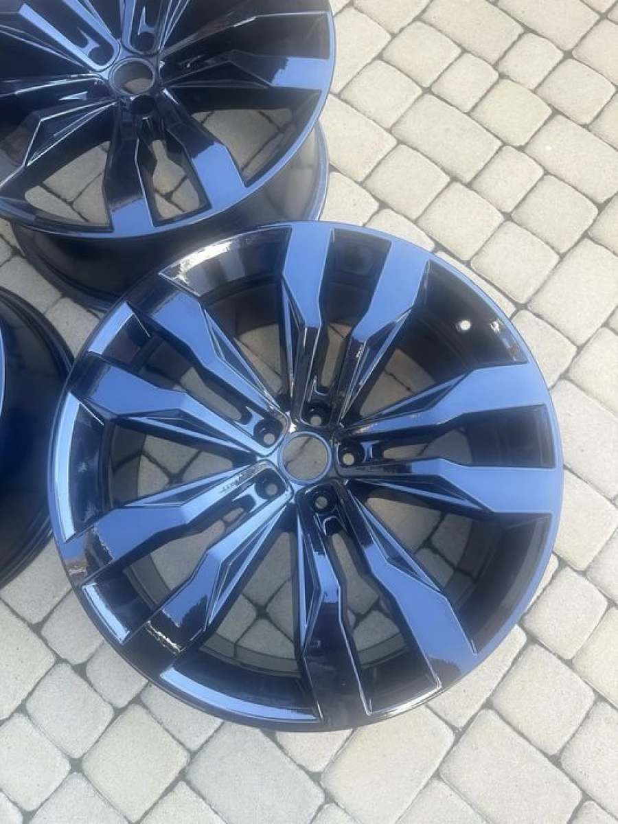 Диски Suzuka 5 112 R21 Touareg R-line. Audi Q7. Q8