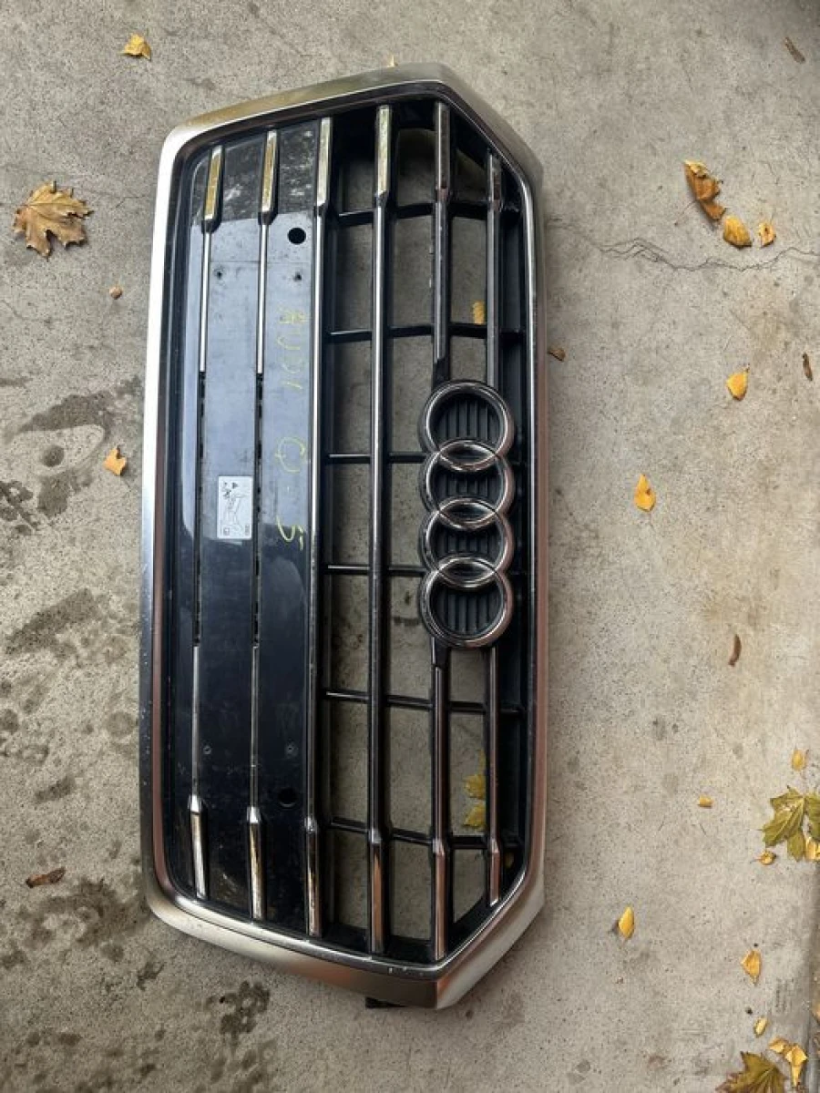 Audi Q5 80A решітка радіатора