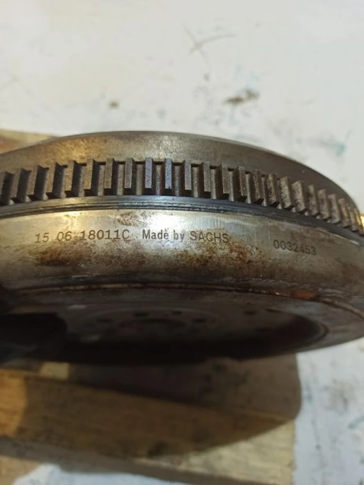Маховик демпфер двохмасовий 03G105266BD VW Audi Skoda DSG 2.0 TDI