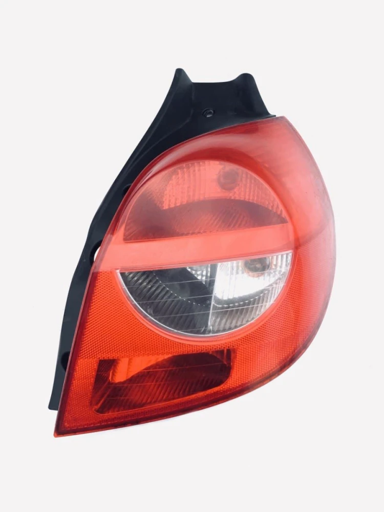 Фонарь задний правый Renault Clio III HB 2006-2009 89035080