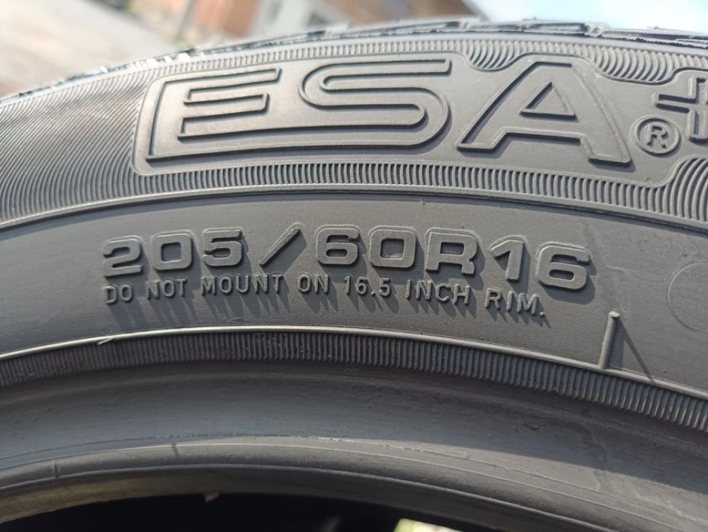 Зимові шини Esa+tecar 205/60 R16 резина Р16