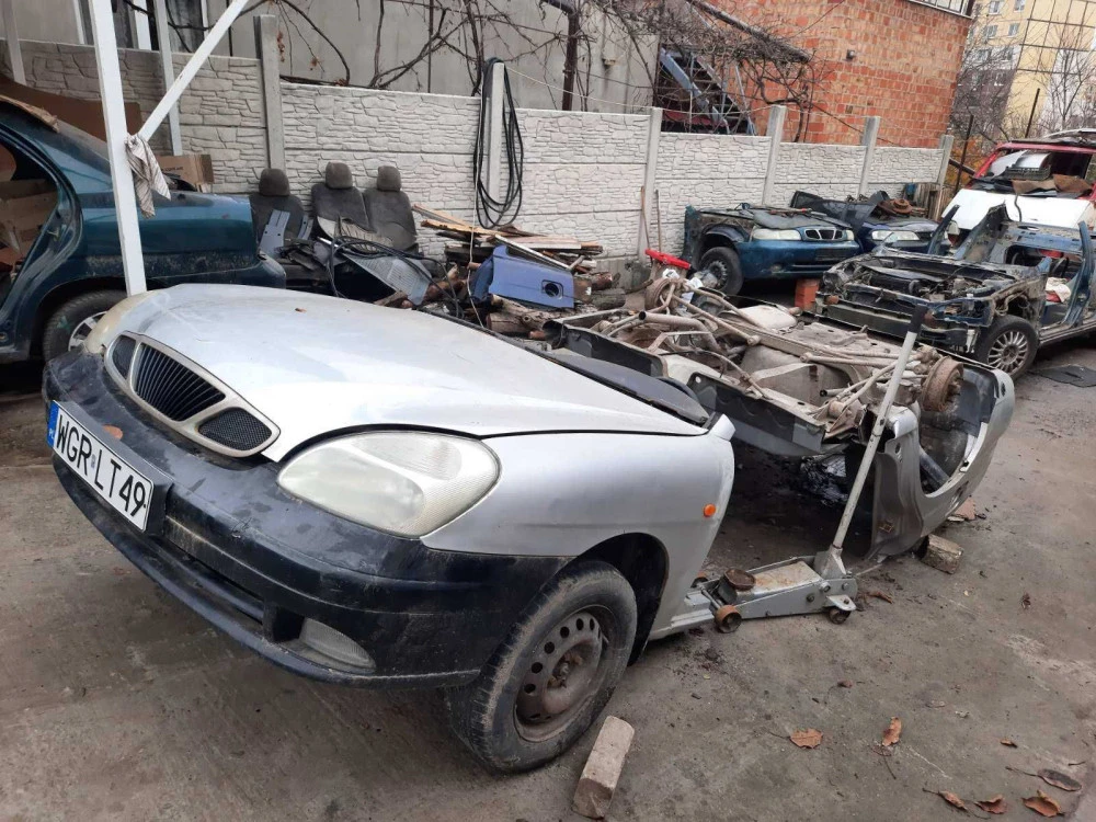 Комплект(Бампер+Капот)  Daewoo Nubira Leganza