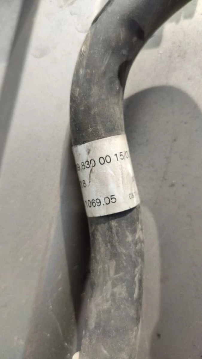 Трубка кондиціонера MB Vito w639 A6398300015