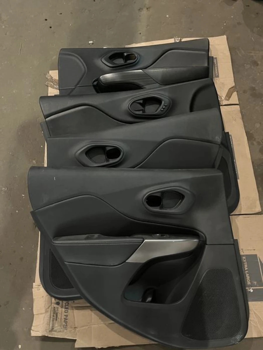 Карты карти двеви jeep cherokee kl 2014 2015 2016 2017 2019 2020