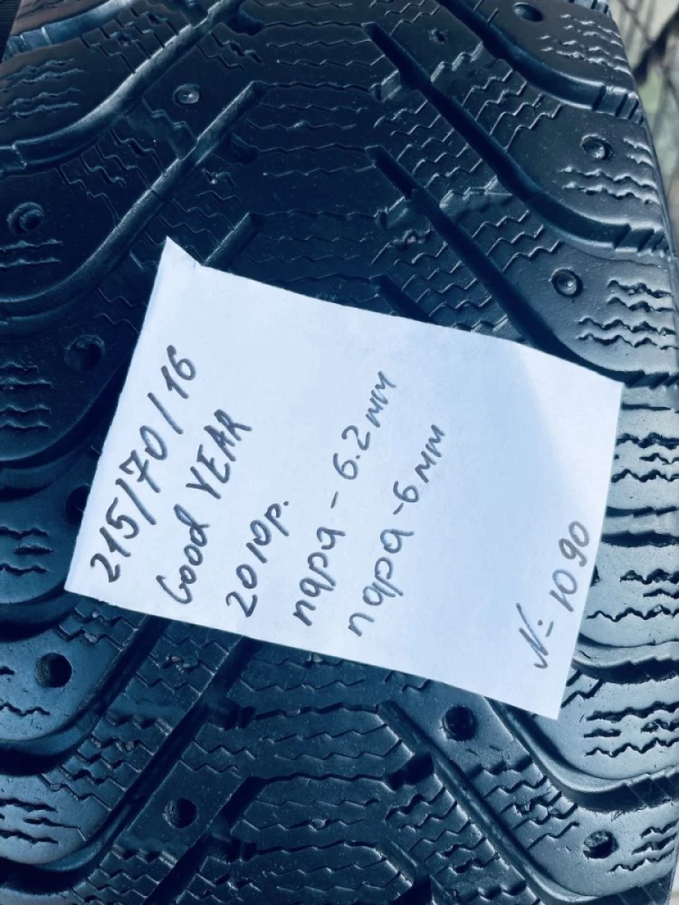 Шини резина 215/70 R16 зимові Good Year