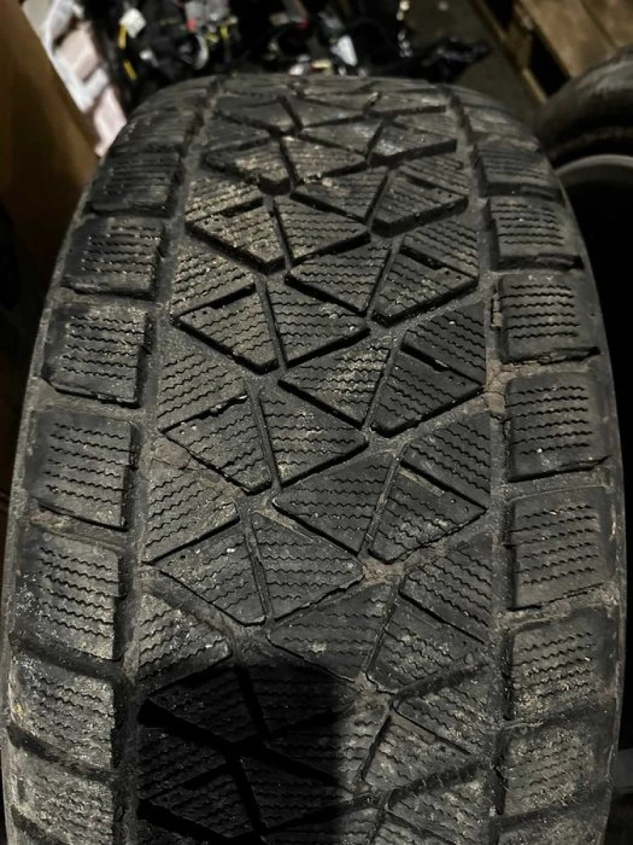 Диск R20 9,0JX20 ET57 Porsche резина Bridgestone Blizzak 275/45R20