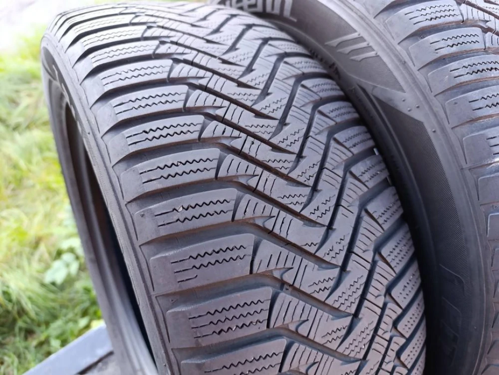 Зимові шини Laufenn 215/55 R16 резина Р16