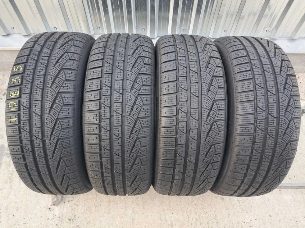 Резина зима 95% протектор Pirelli 235/55 R18 Sottozero 210 serie II