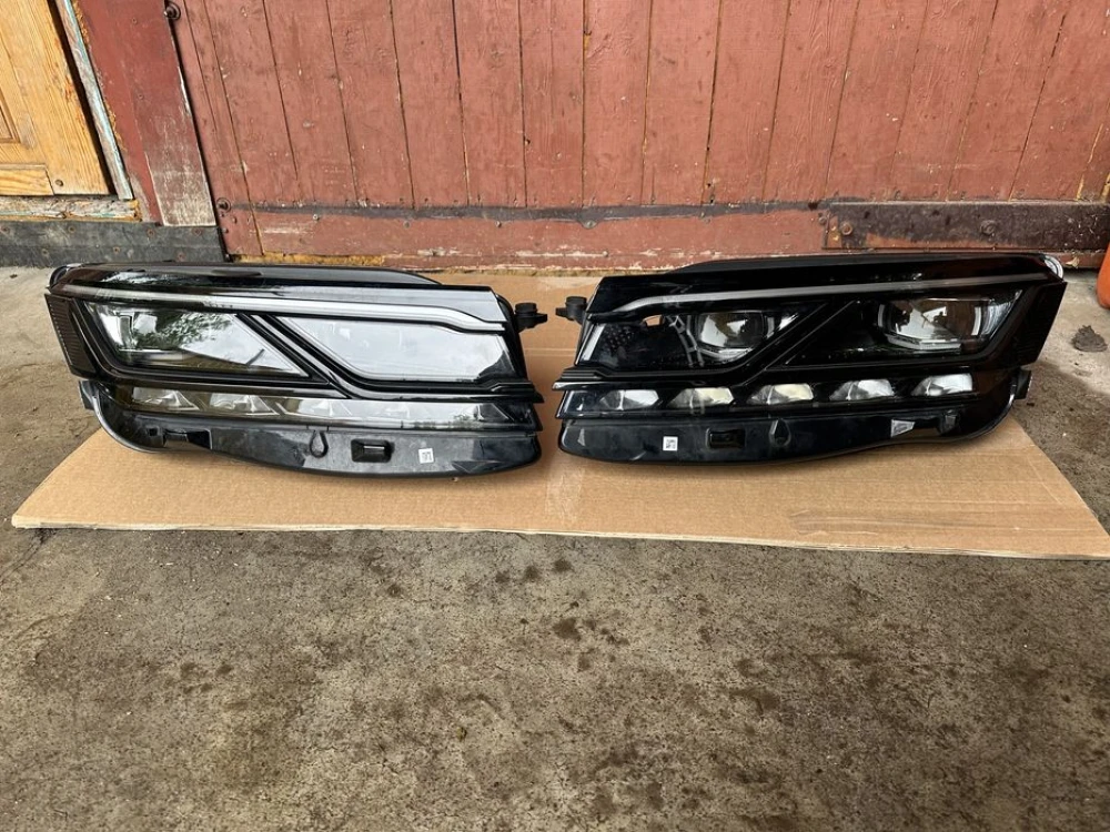 Фара Touareg 3 CR R-line 761941081A. 761941082A