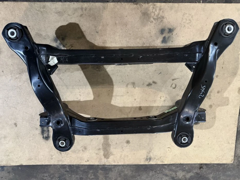 Підрамник подрамник задний jeep cherokee kl 2.4 3.2 2.0