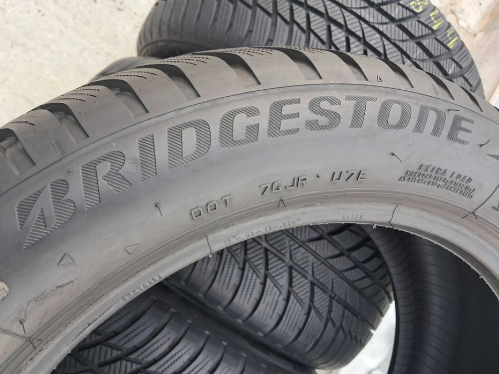 Резина зима 90% протектор Bridgestone 225/50 R17 Blizzak LM001* RFT