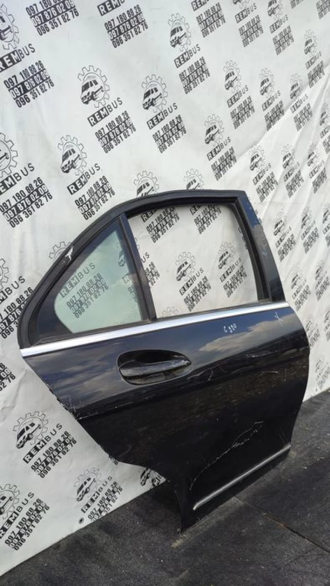 Дверка задня права MB C-class w204 в хорошому стані
