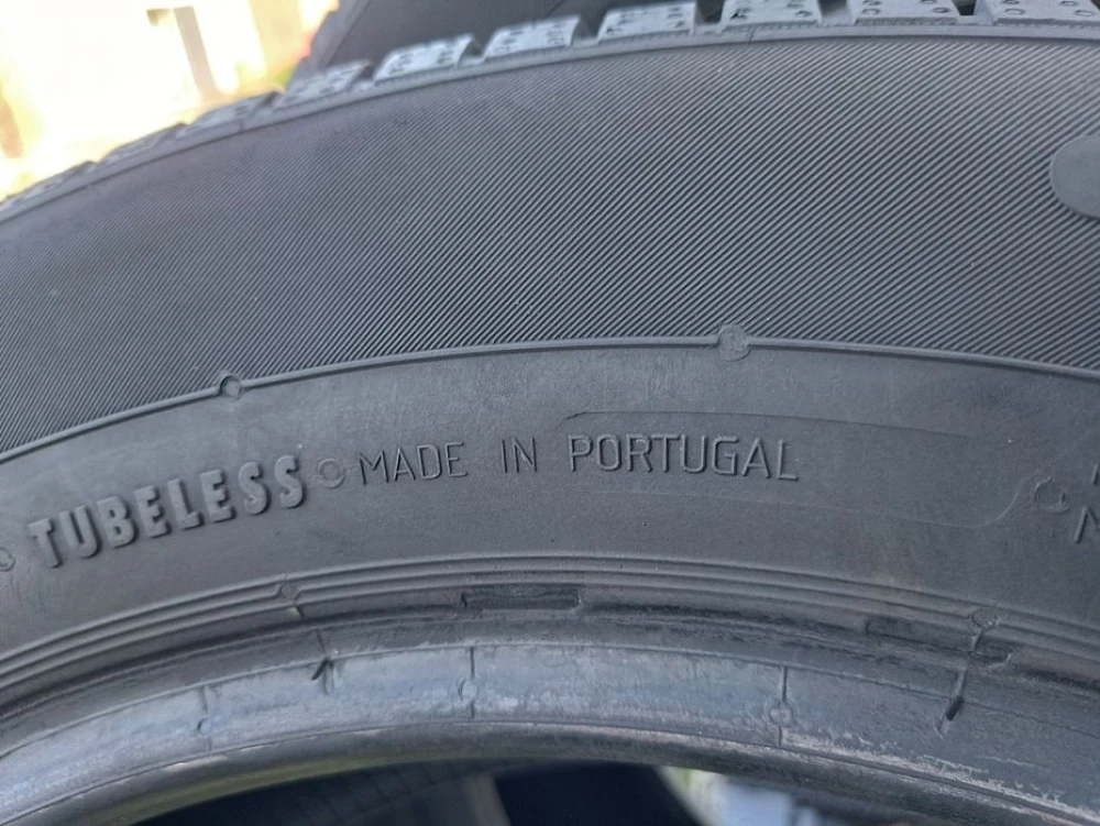 Зимові шини Continental ContiWinterContact ts830 205/60 R16 резина Р16