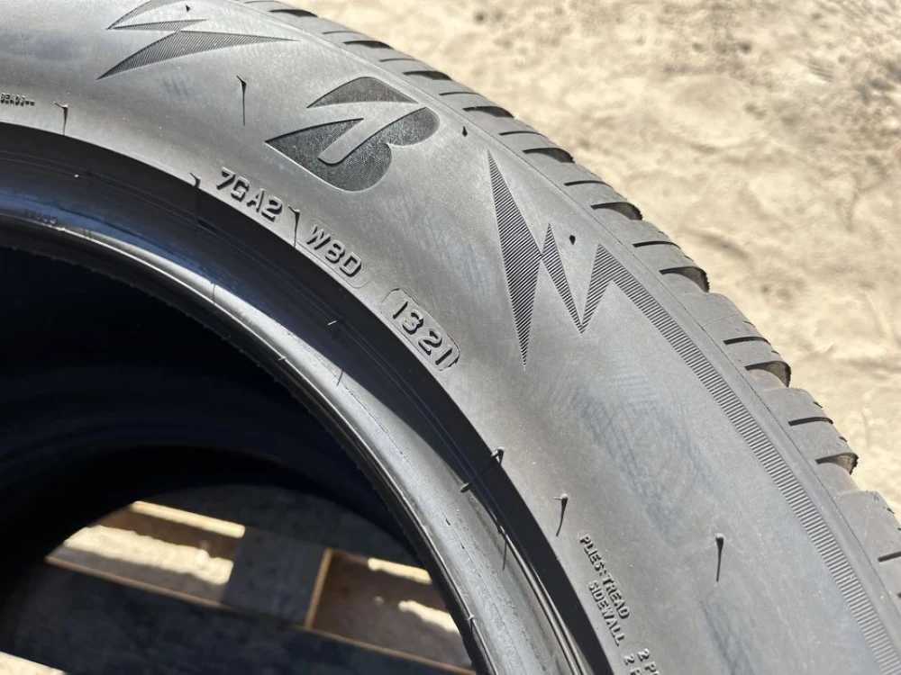 275/50 r20 Bridgestone Blizzak LM005 Резина зимняя 95%