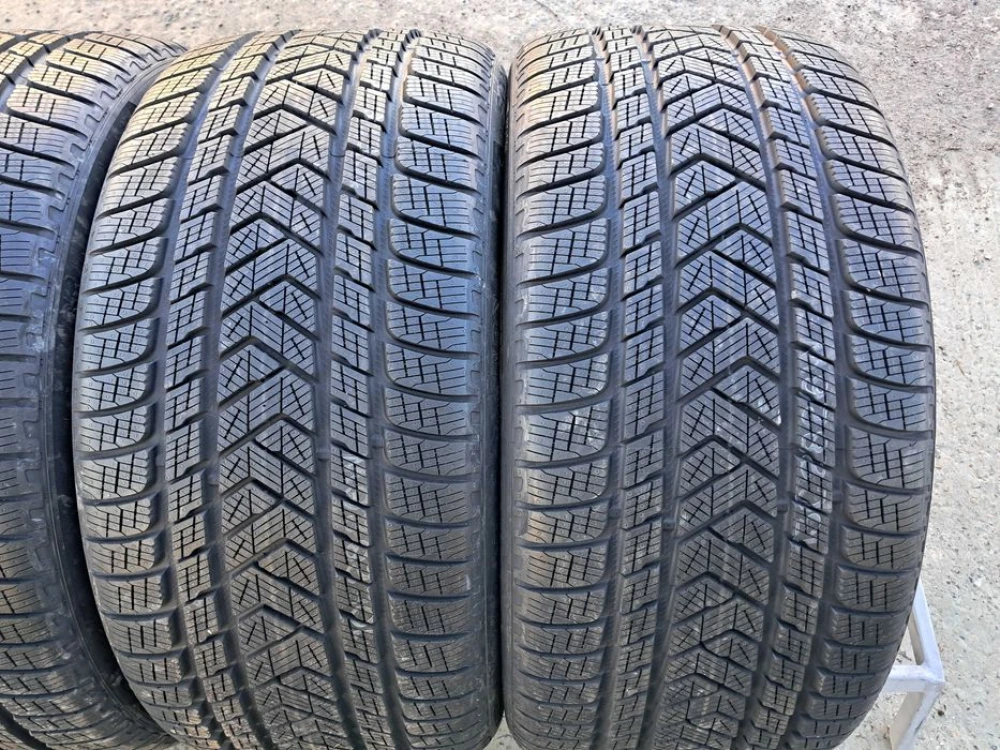 Резина зима НОВА Pirelli 285/35 R22 Scorpion Winter e TRON Q7 Cayenne
