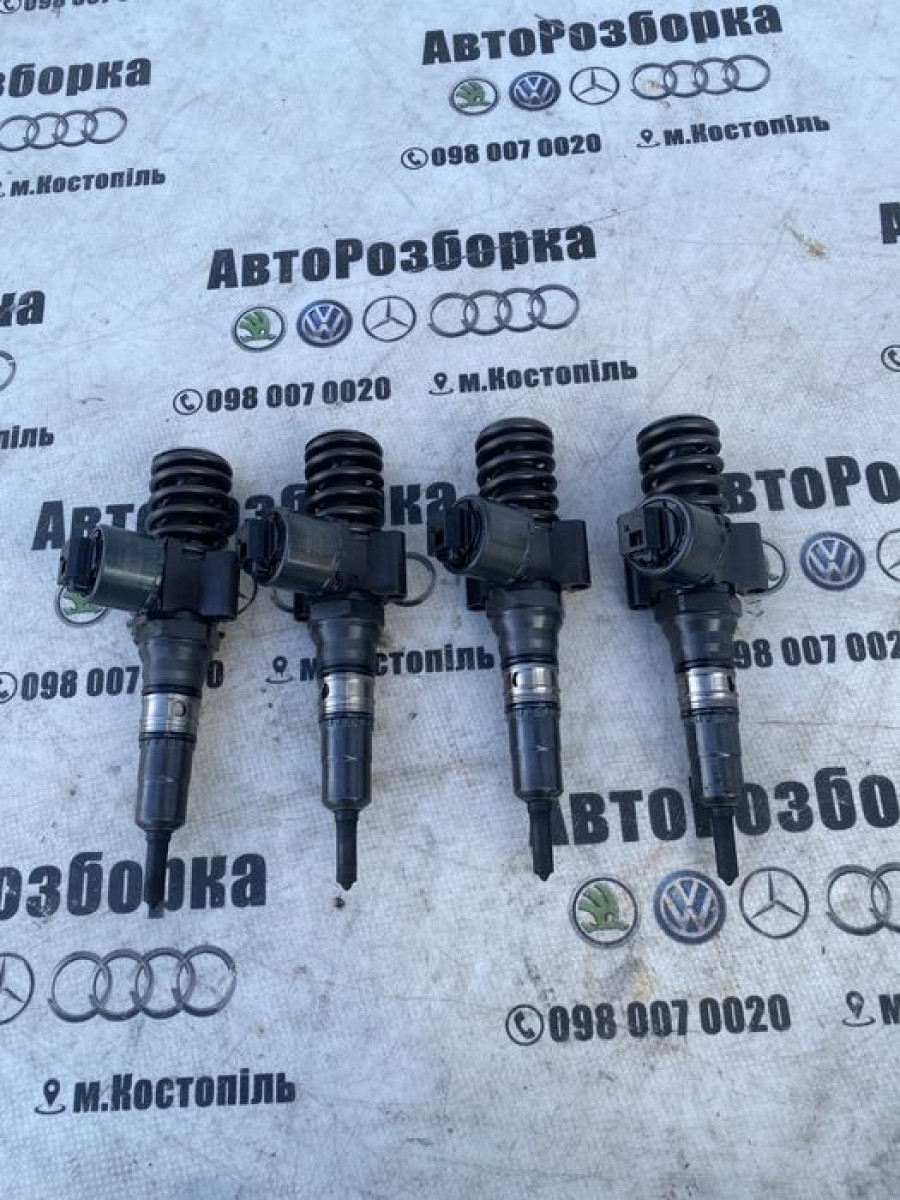 Насос Форсунки 2.0TDI 03G130073G VW Touran B6 golf skoda audi