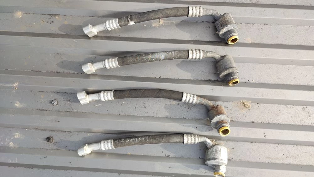 Трубка кондиціонера VW Crafter 2.5 2E0820721AB