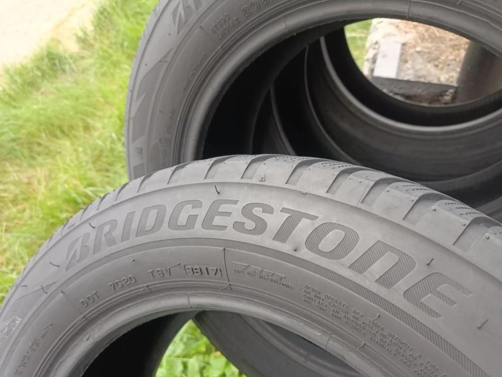 Зимові шини Bridgestone 205/60 R16 резина Р16