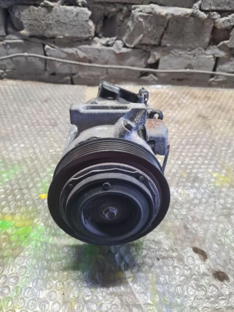 Компресор кондиціонера Nissan X-Trail T32 Qashqai 1.6 DIG 926004MS1A